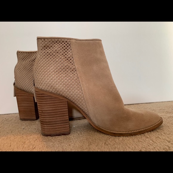 STEVE MADDEN BOOTS - Picture 3 of 6